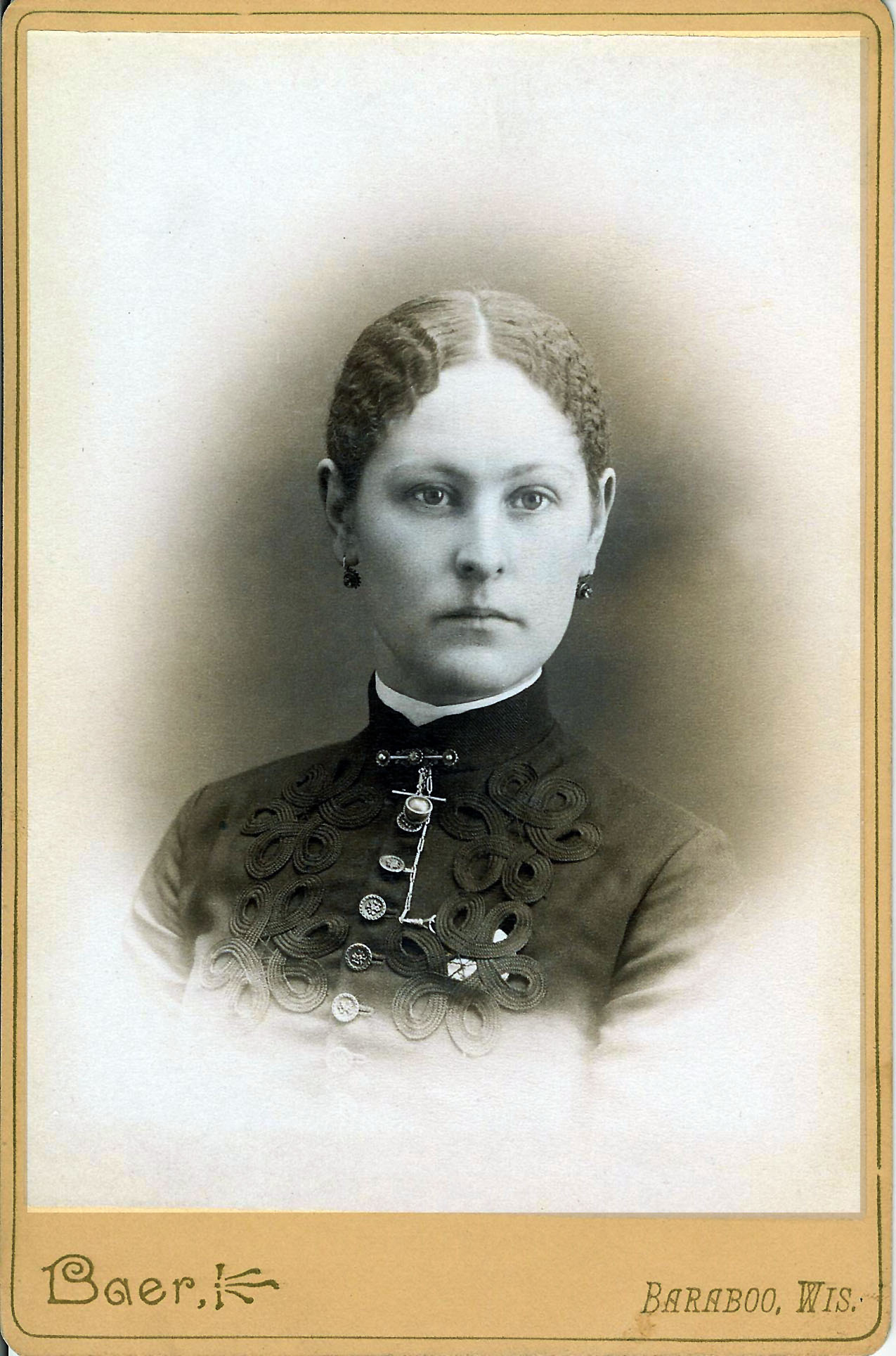 Photo of Augusta Link Platt as a young woman