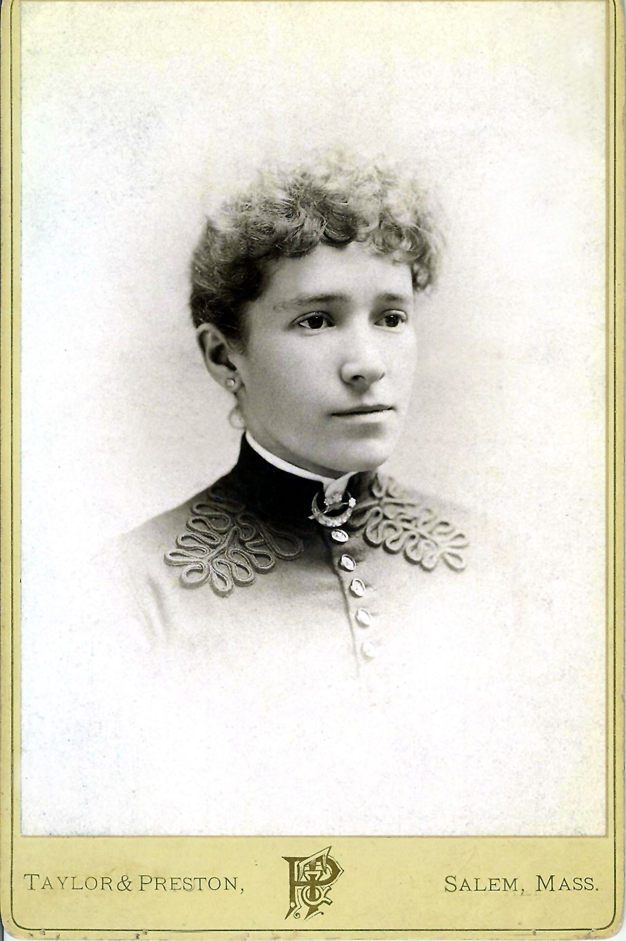 Photo of Isabelle Friend Bevins as a young woman.